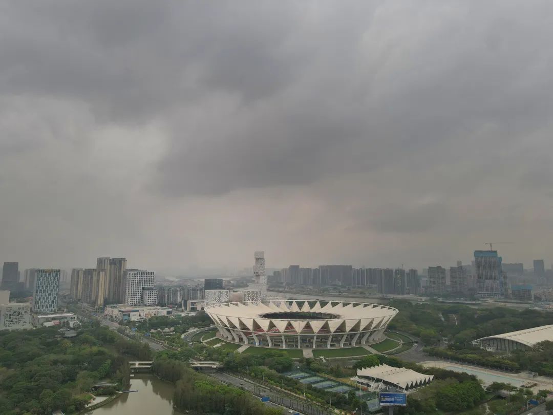 实拍！佛山今早出现冰雹，强对流正式上线！注意防御！